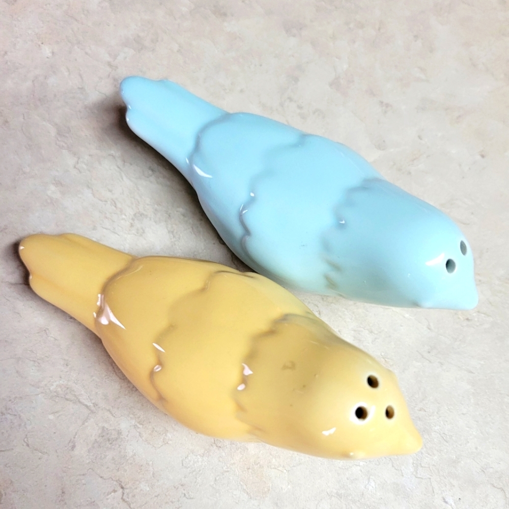 2013 Target spring colors ceramic birds salt and pepper shakers